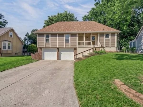 301 SE Alice Street, Blue Springs, MO 64014