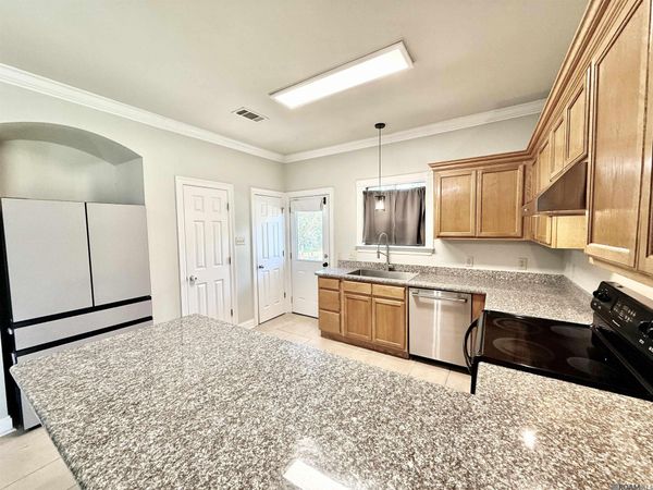16918 Watkins Rd, Walker, LA 70785