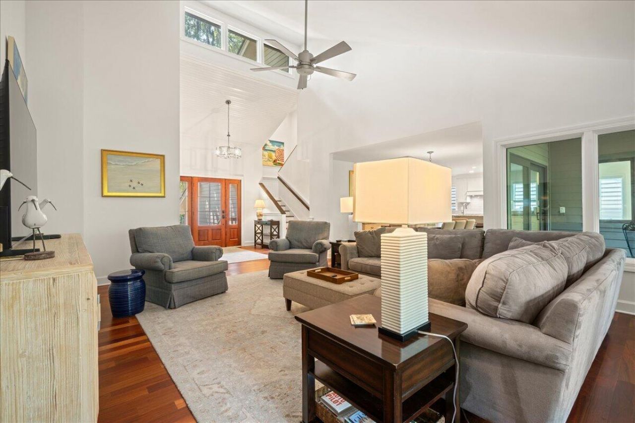 404 Amaranth Road Photo 11