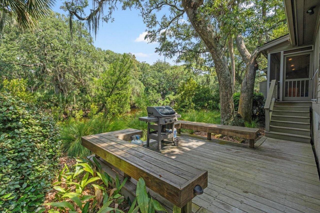 404 Amaranth Road Photo 18