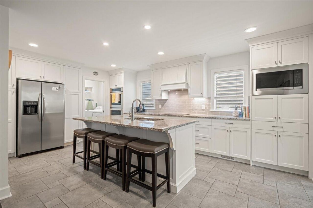 404 Amaranth Road Photo 19