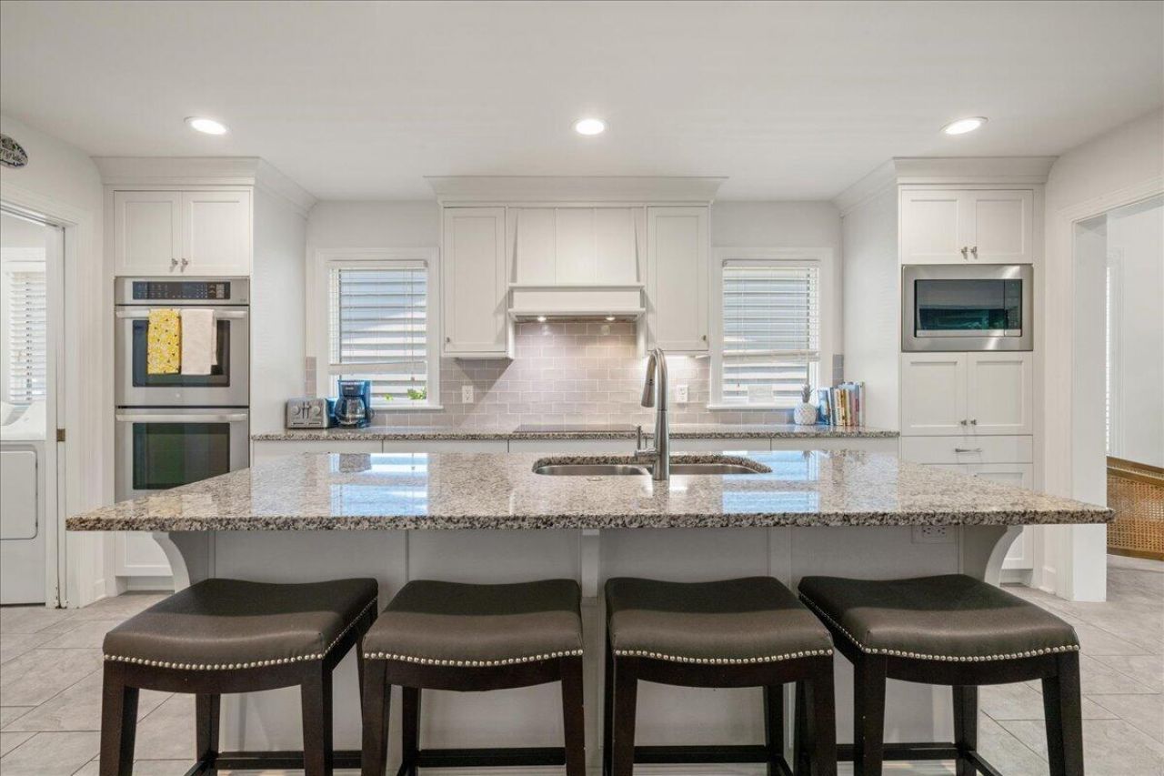 404 Amaranth Road Photo 20
