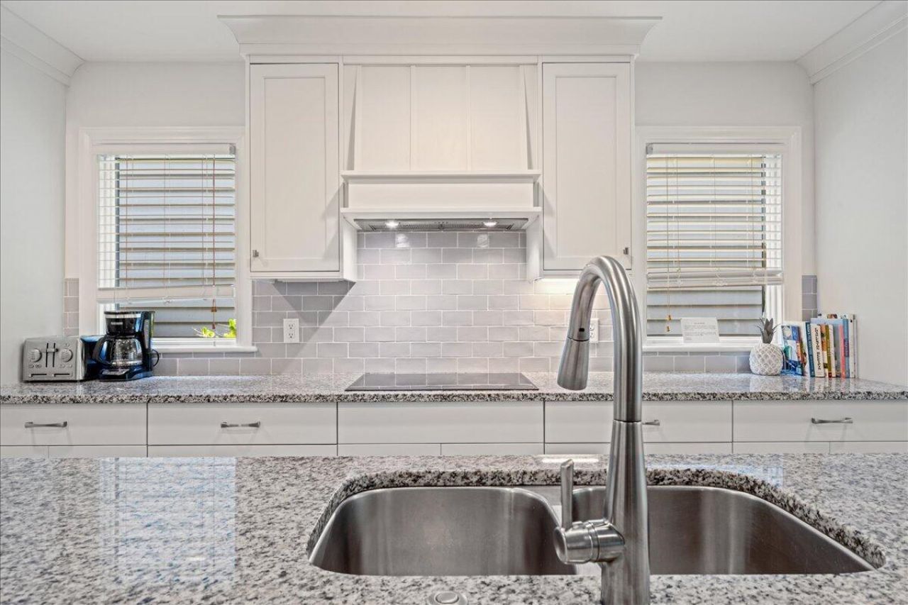 404 Amaranth Road Photo 25