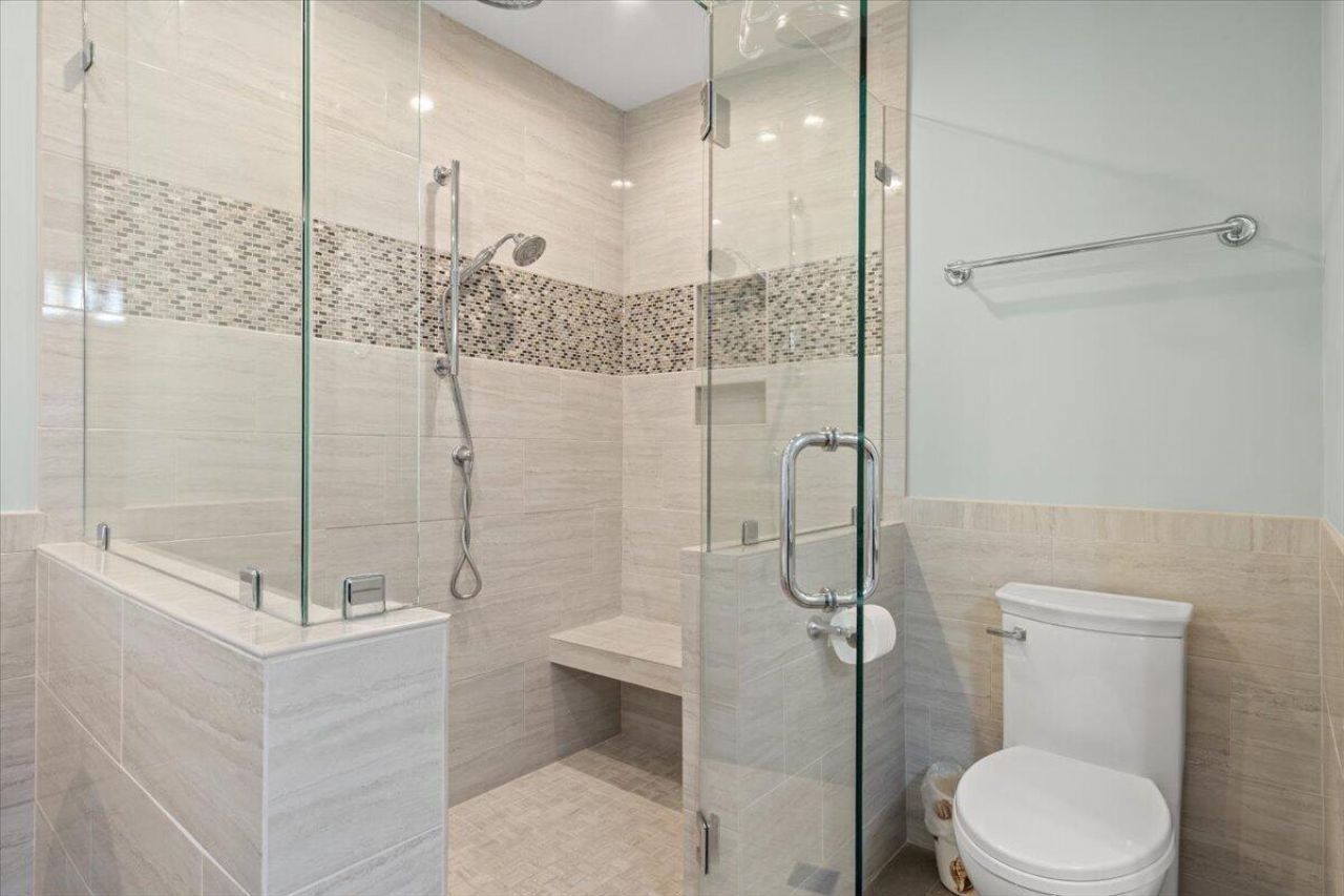 404 Amaranth Road Photo 35