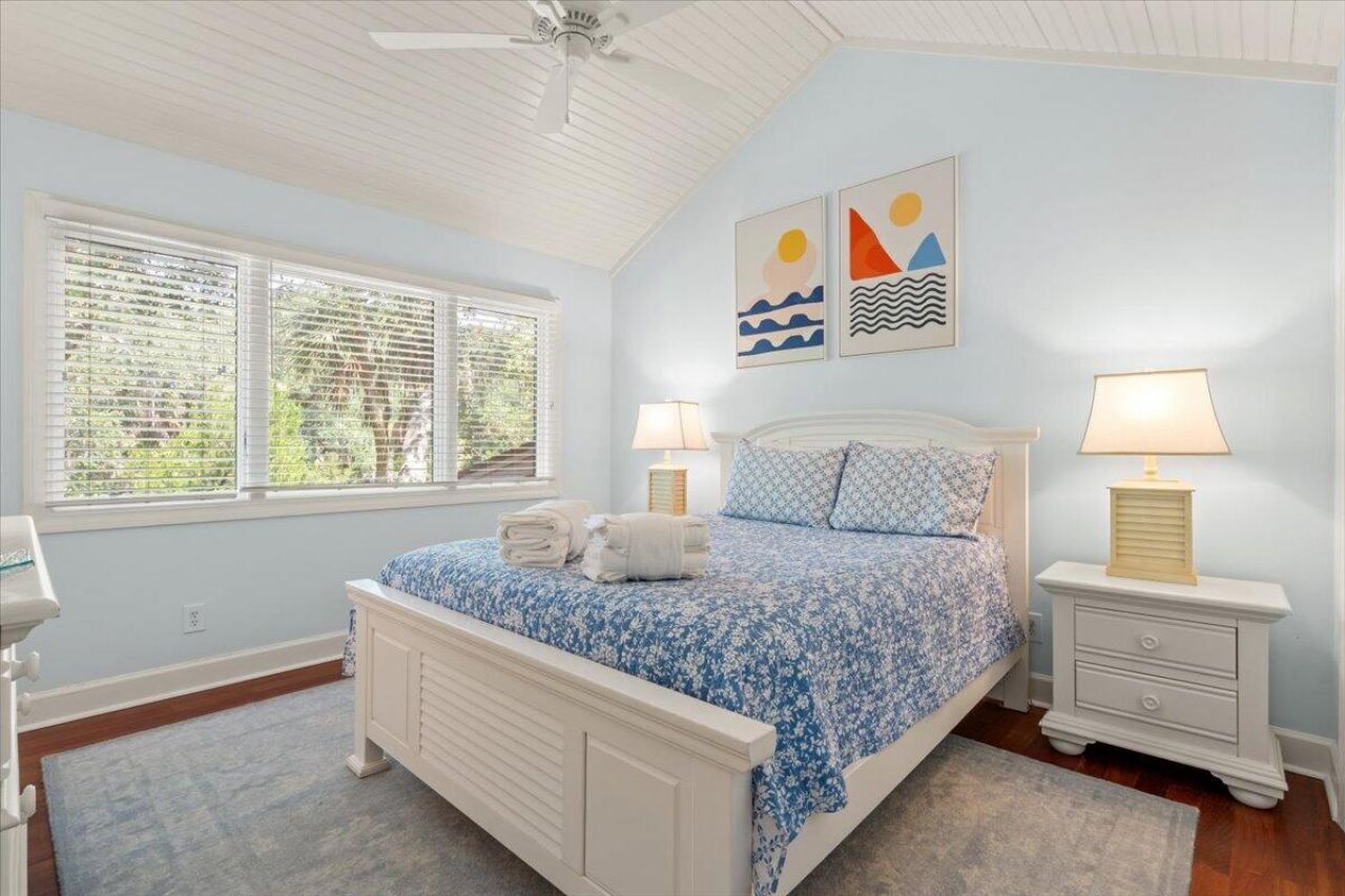 404 Amaranth Road Photo 50