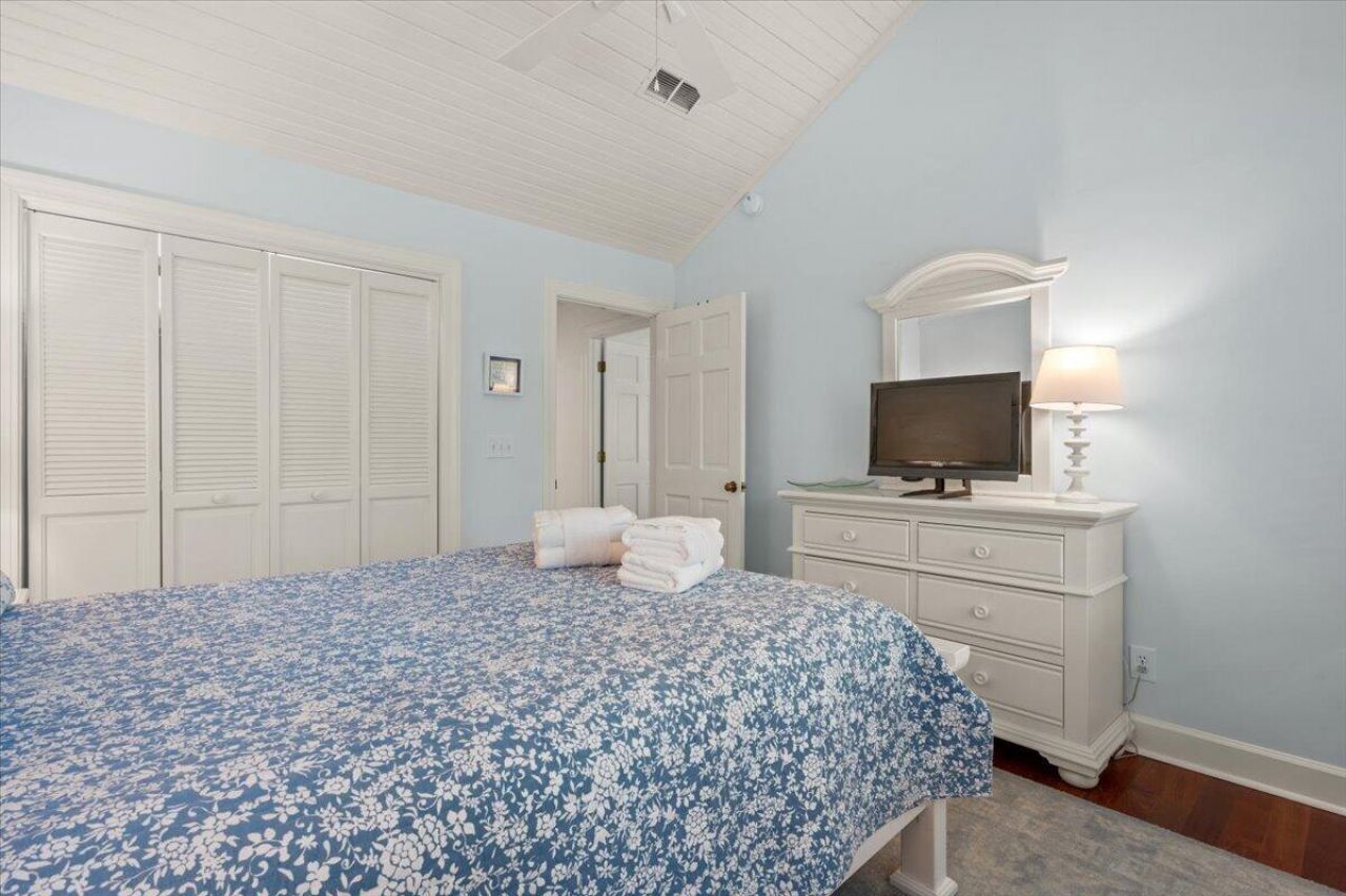 404 Amaranth Road Photo 52
