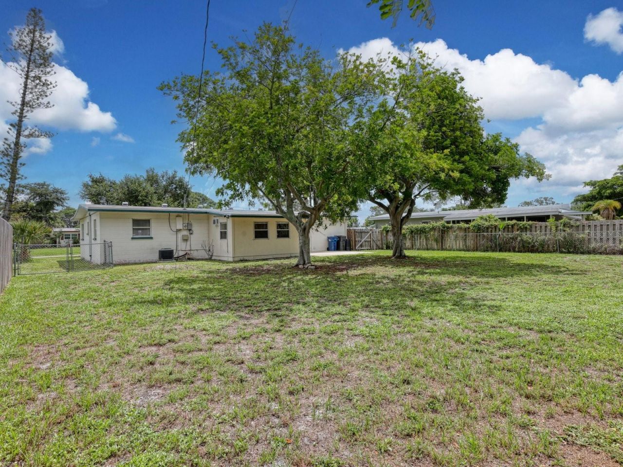 208 62nd Street W, Bradenton, FL 34209 Photo