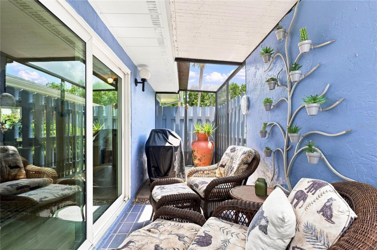 4208 Center Pointe Lane, Unit 27, Sarasota, FL 34233 Photo