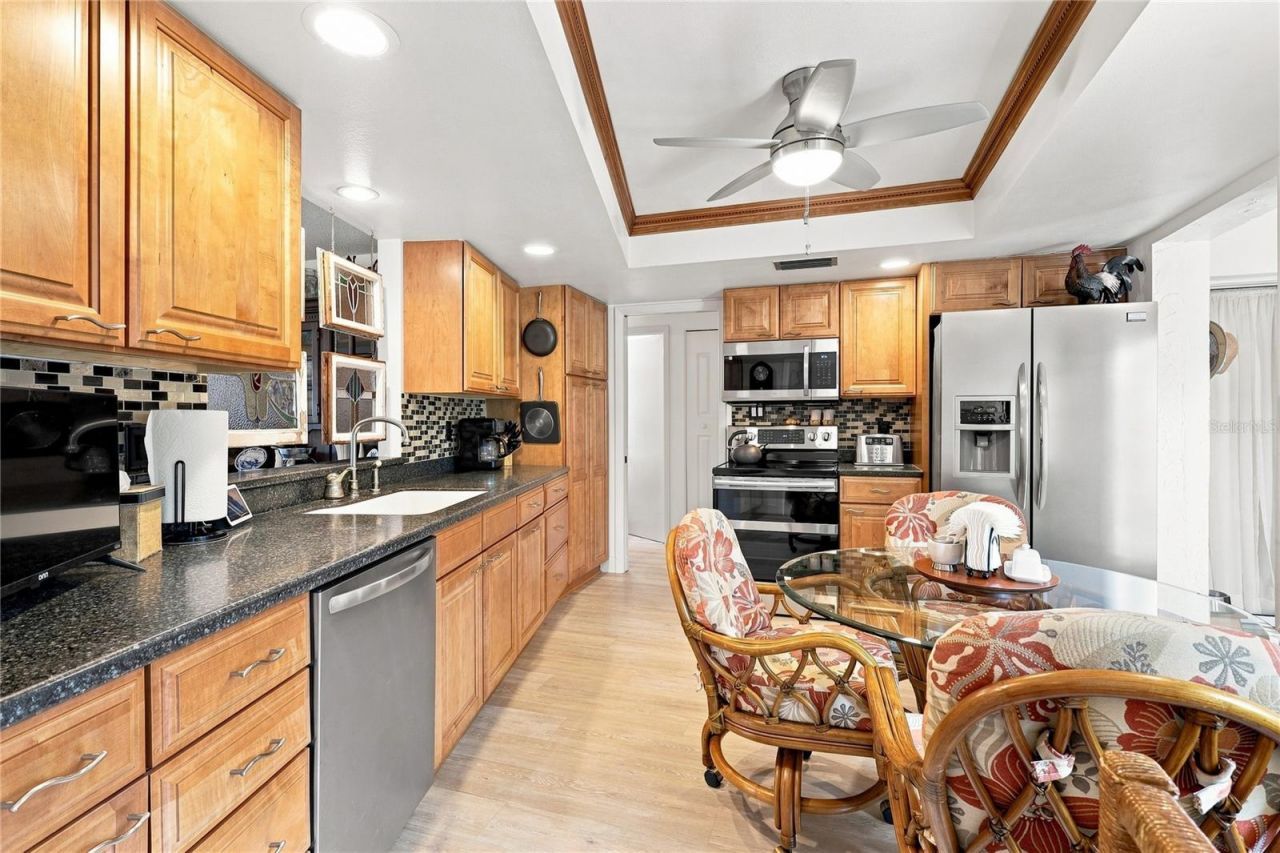 4208 Center Pointe Lane, Unit 27, Sarasota, FL 34233 Photo