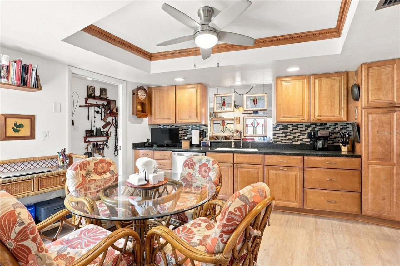 4208 Center Pointe Lane, Unit 27, Sarasota, FL 34233 Photo