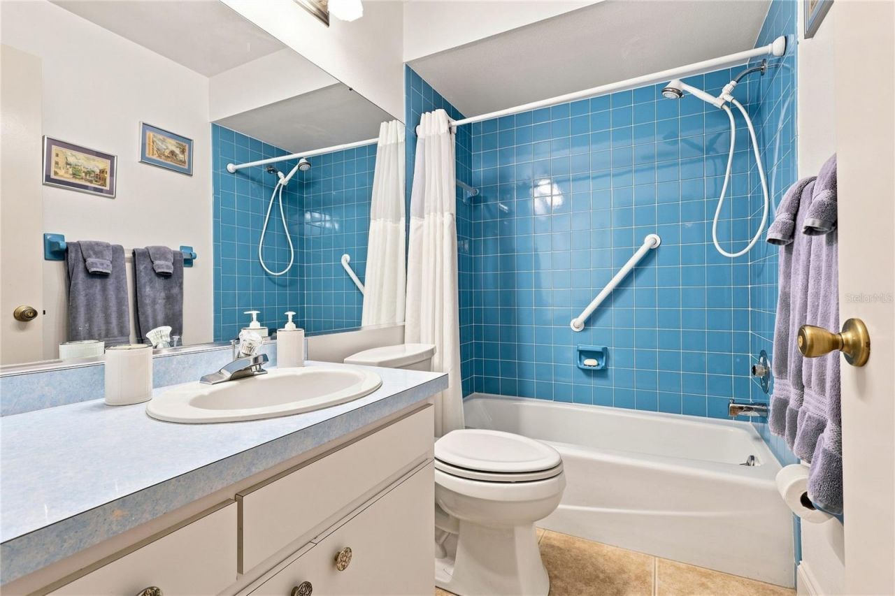 4208 Center Pointe Lane, Unit 27, Sarasota, FL 34233 Photo