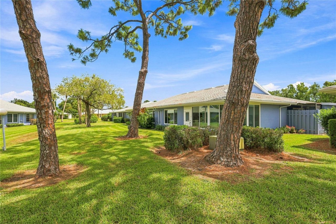 4208 Center Pointe Lane, Unit 27, Sarasota, FL 34233 Photo