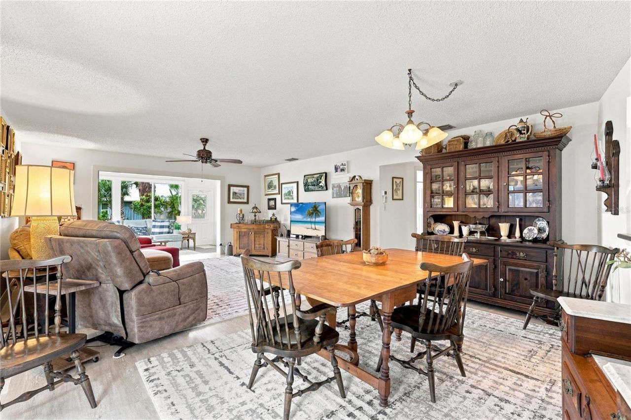 4208 Center Pointe Lane, Unit 27, Sarasota, FL 34233 Photo