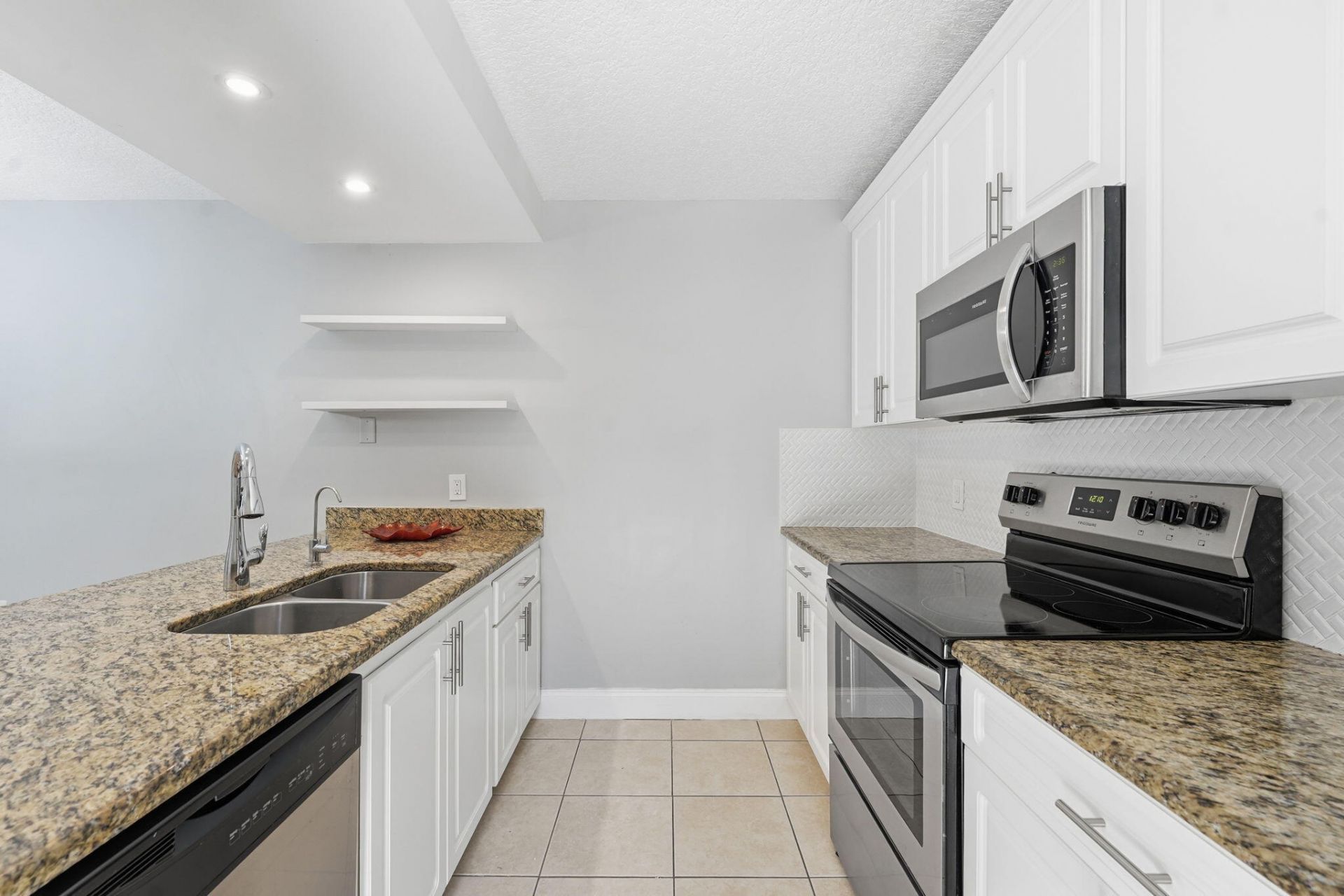 236 Charter Way, West Palm Beach, FL 33407 Photo