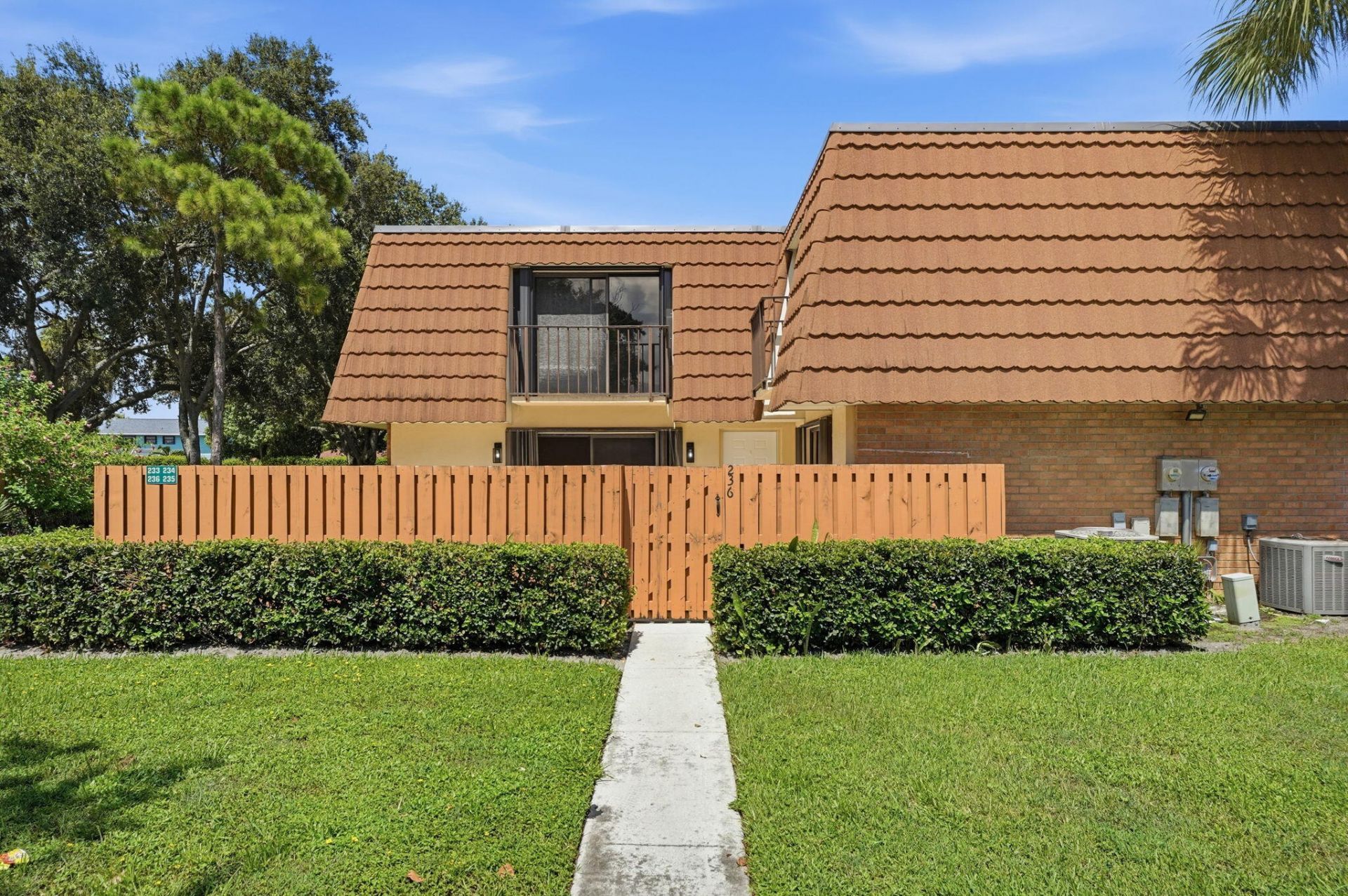 236 Charter Way, West Palm Beach, FL 33407 Photo