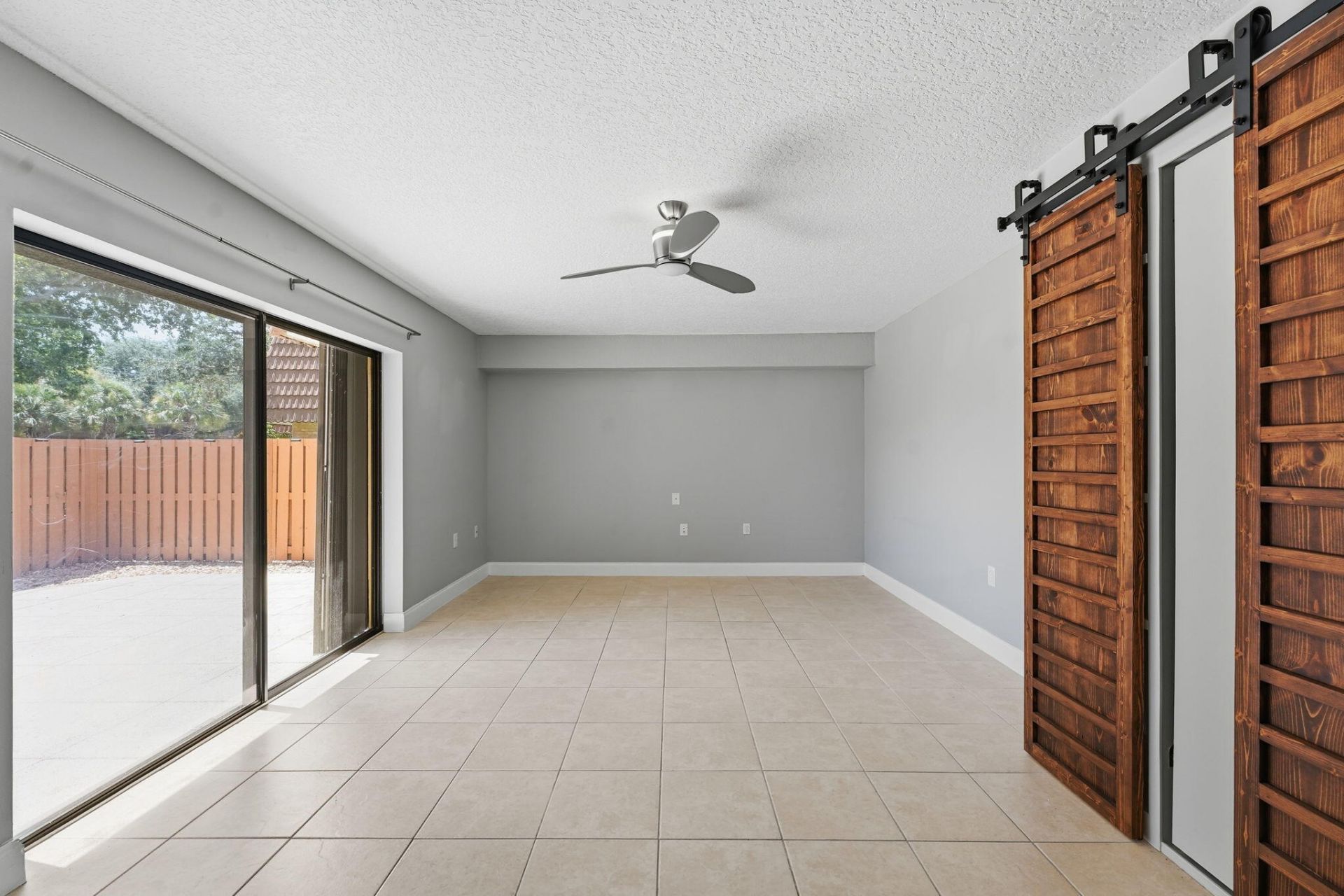 236 Charter Way, West Palm Beach, FL 33407 Photo