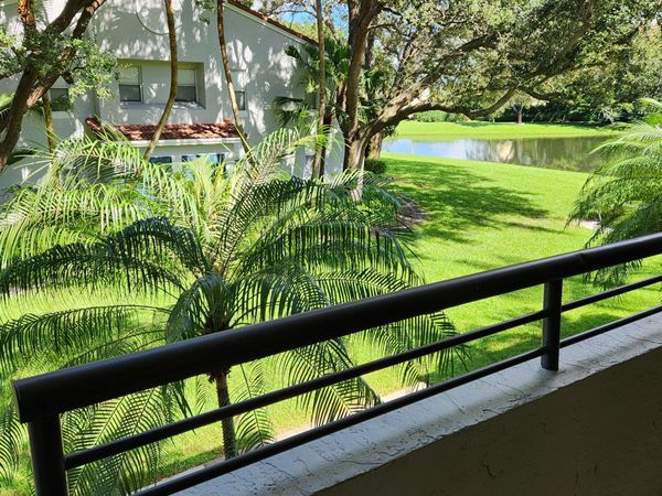 851 Lyons Road, Unit 22203, Coconut Creek, FL 33063