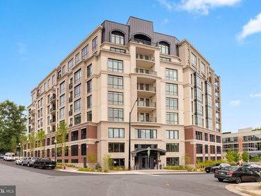 6718 LOWELL AVENUE, Unit 801, MCLEAN, VA 22101