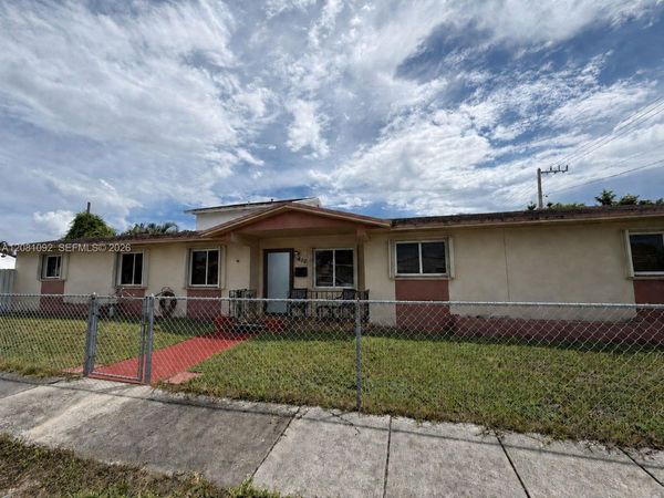 400 E 57th St, Hialeah, FL 33013