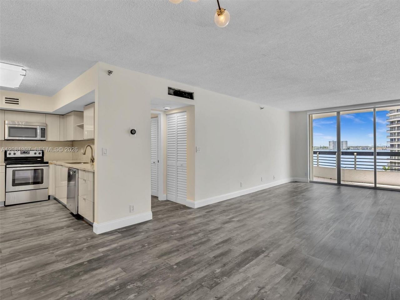 19195 NE 36th Ct , Unit 904, Aventura, FL 33180 Photo