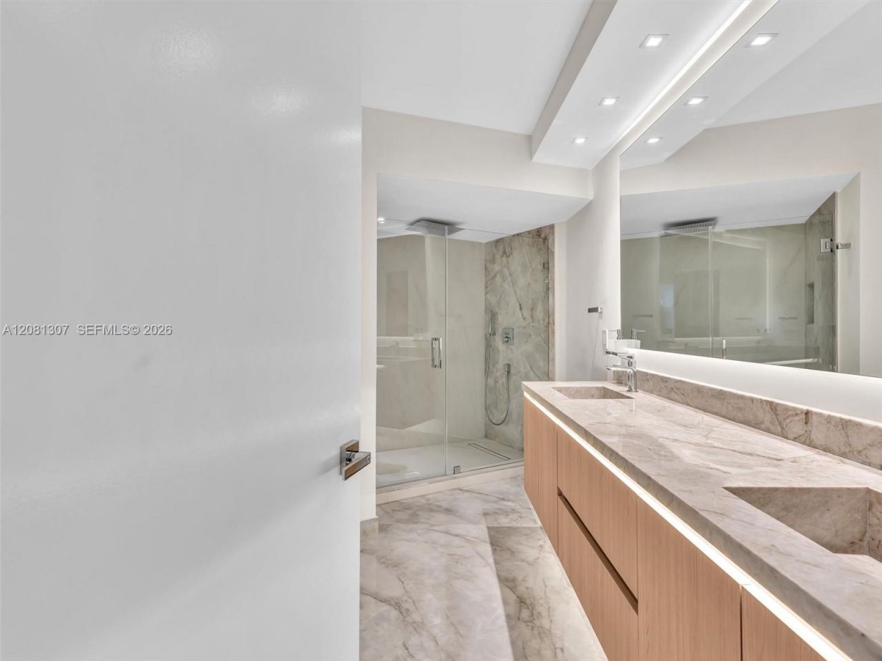 19195 NE 36th Ct , Unit 904, Aventura, FL 33180 Photo