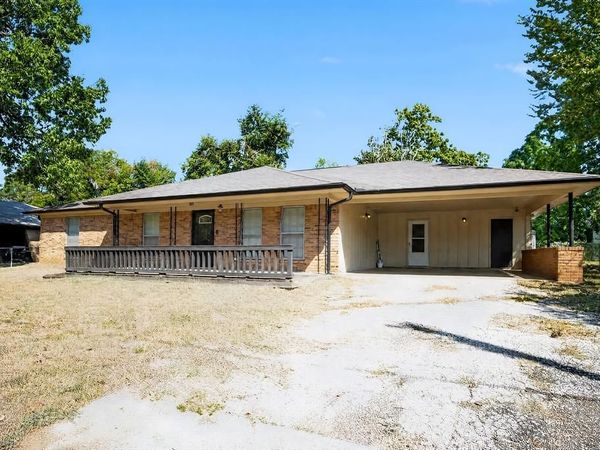 103 Clover Lane , Palestine, TX 75803