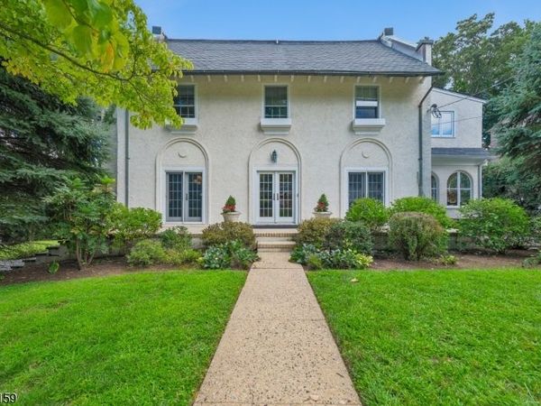 20 Pine Terrace East, Millburn, NJ 07078
