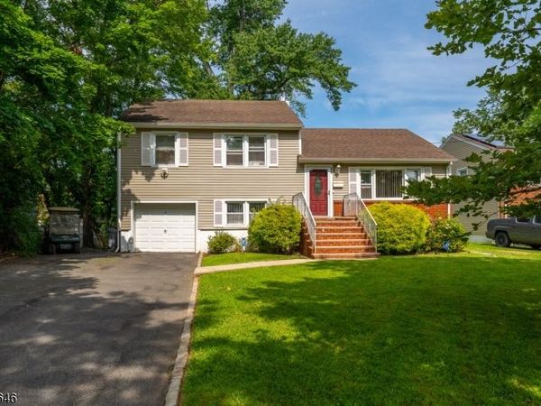 425 Adrianne Ct, Orange, NJ 07050