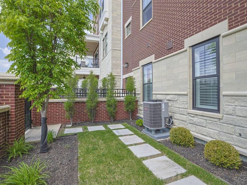 230 Vintage Club Drive, Unit 103, Montgomery, OH 45249 Photo 25