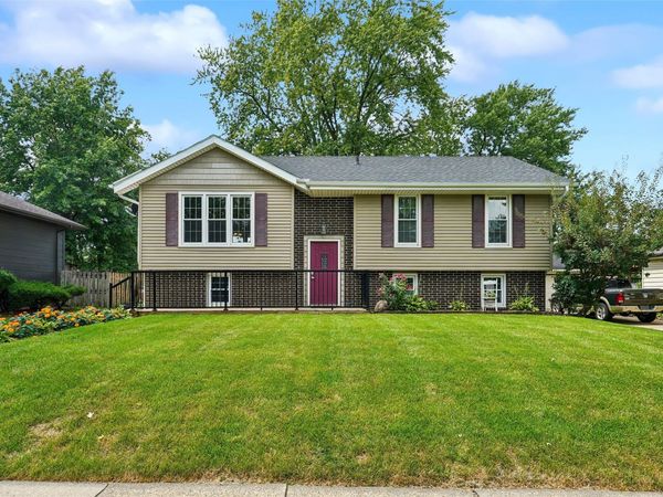 516 12th Avenue NW, Altoona, IA 50009