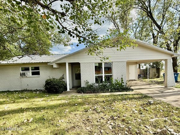 1332 Brentwood Cove, Clarksdale, MS 38614