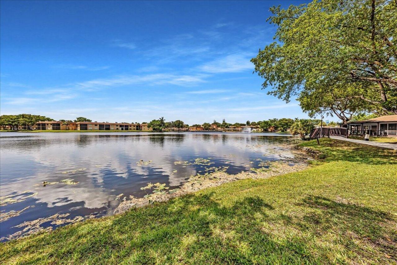 412 Briarwood Circle, Unit 412, Hollywood, FL 33024 Photo