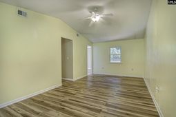 9 Coulter Drive photo 4