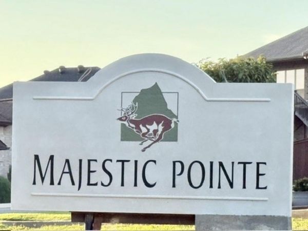 5 Crestview Pt. , Maumelle, AR 72113