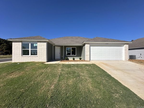 1409 Manor Court, Searcy, AR 72143