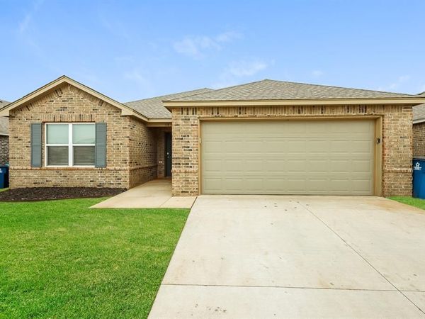 518 Crystal Lane, Tuttle, OK 73089