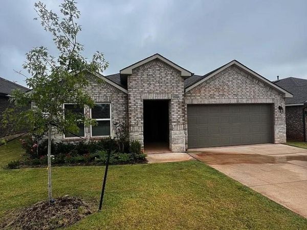 10501 SW 41st Street, Mustang, OK 73064