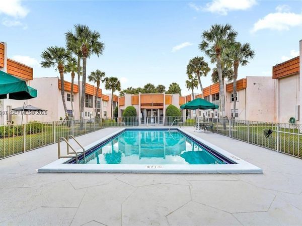 7610 Stirling Rd, Unit 207C, Davie, FL 33024