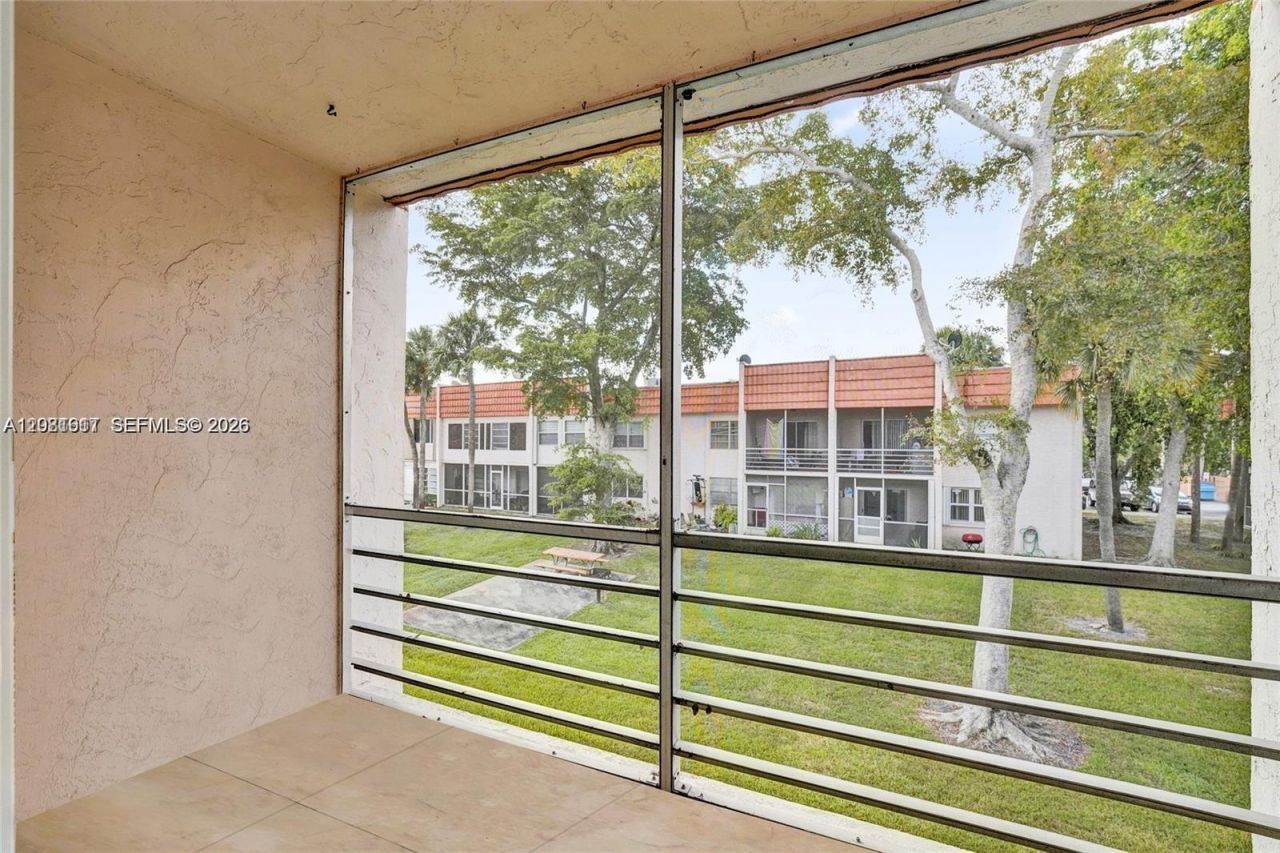 7610 Stirling Rd, Unit 207C, Davie, FL 33024 Photo