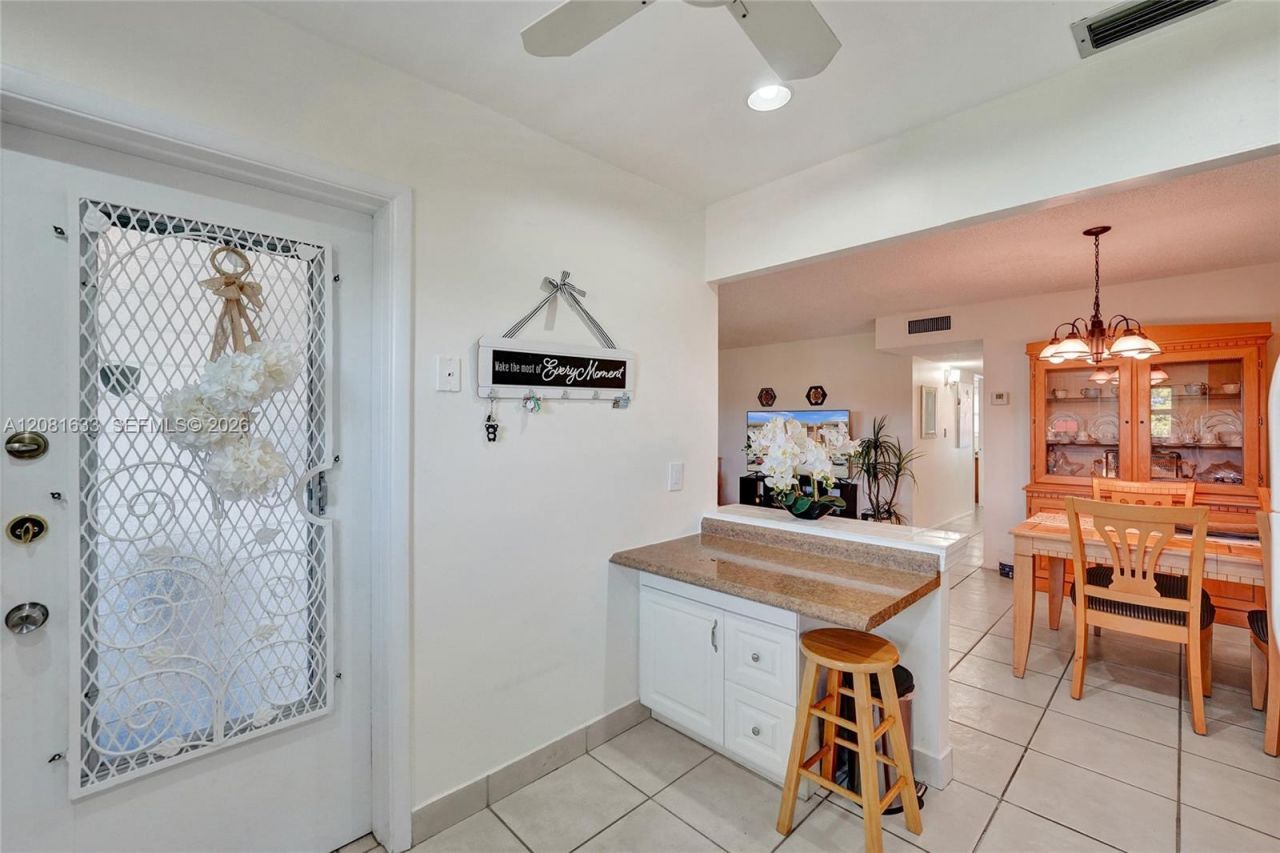 5300 Washington St, Unit V308, Hollywood, FL 33021 Photo