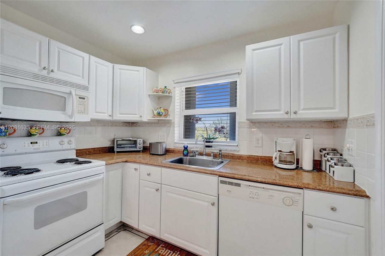 5300 Washington St, Unit V308, Hollywood, FL 33021 Photo