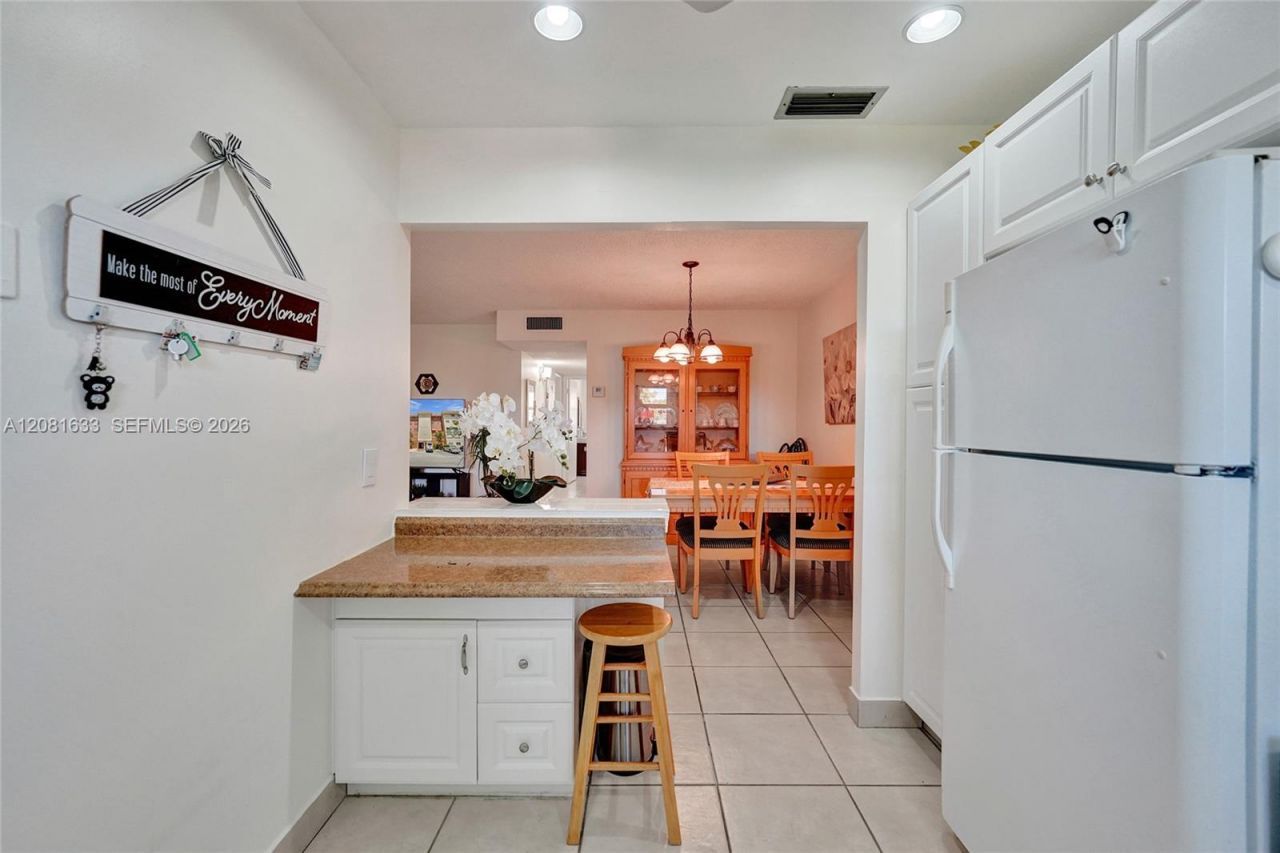5300 Washington St, Unit V308, Hollywood, FL 33021 Photo