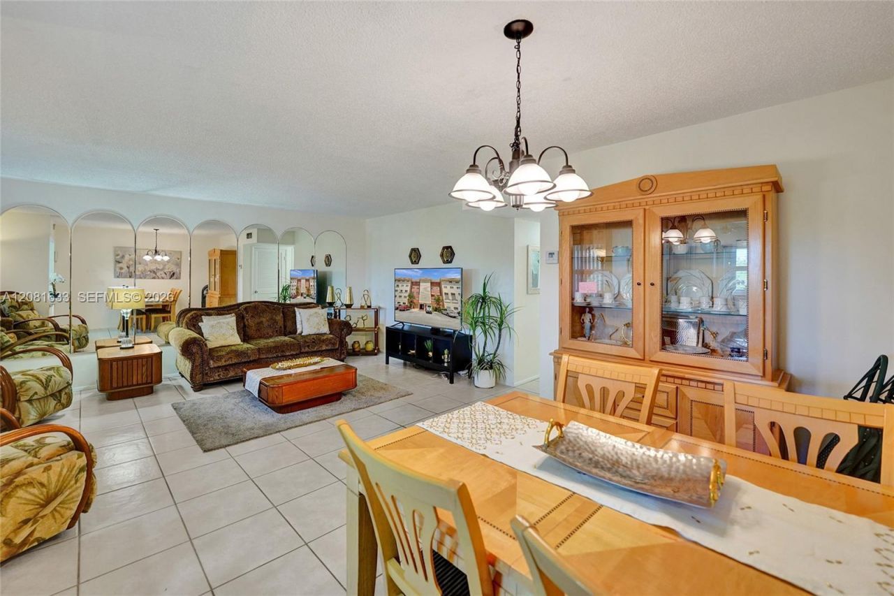 5300 Washington St, Unit V308, Hollywood, FL 33021 Photo