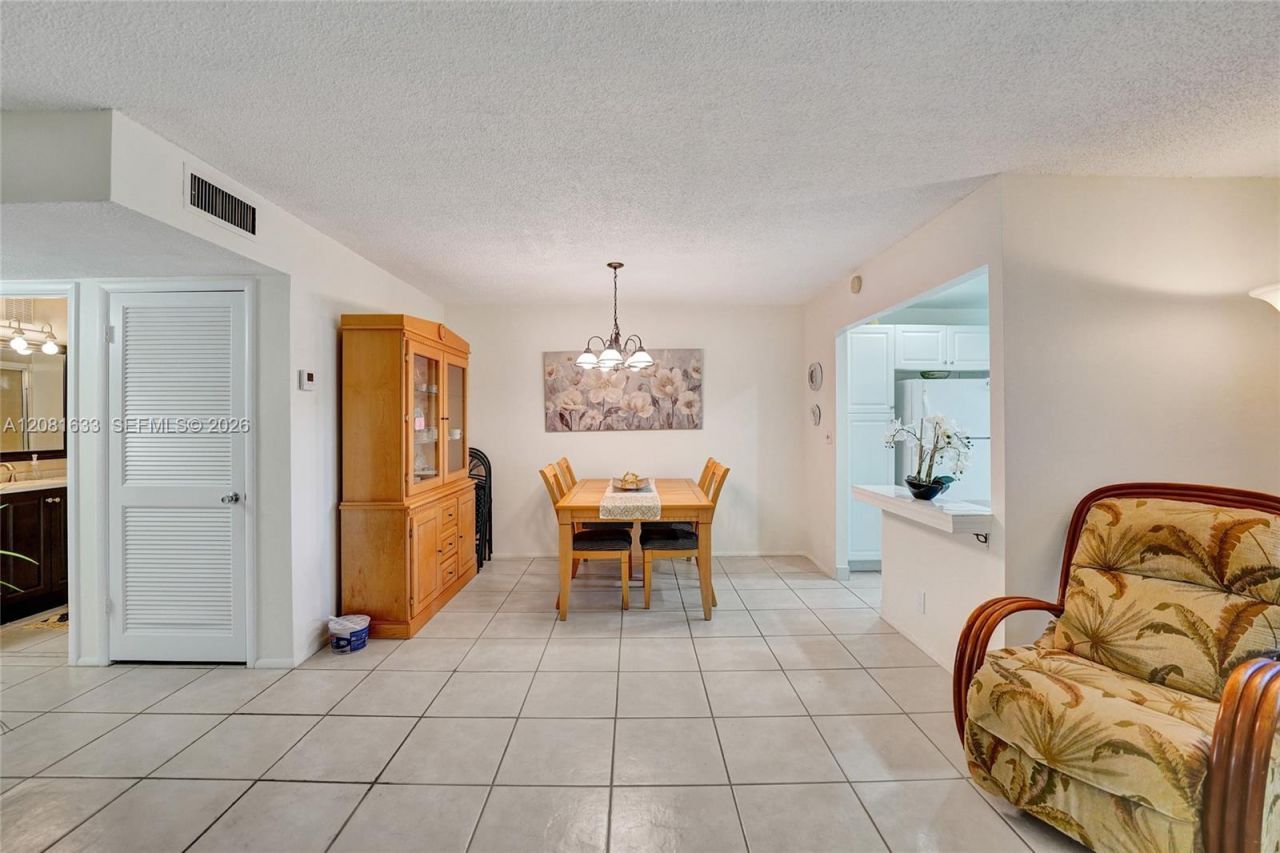 5300 Washington St, Unit V308, Hollywood, FL 33021 Photo