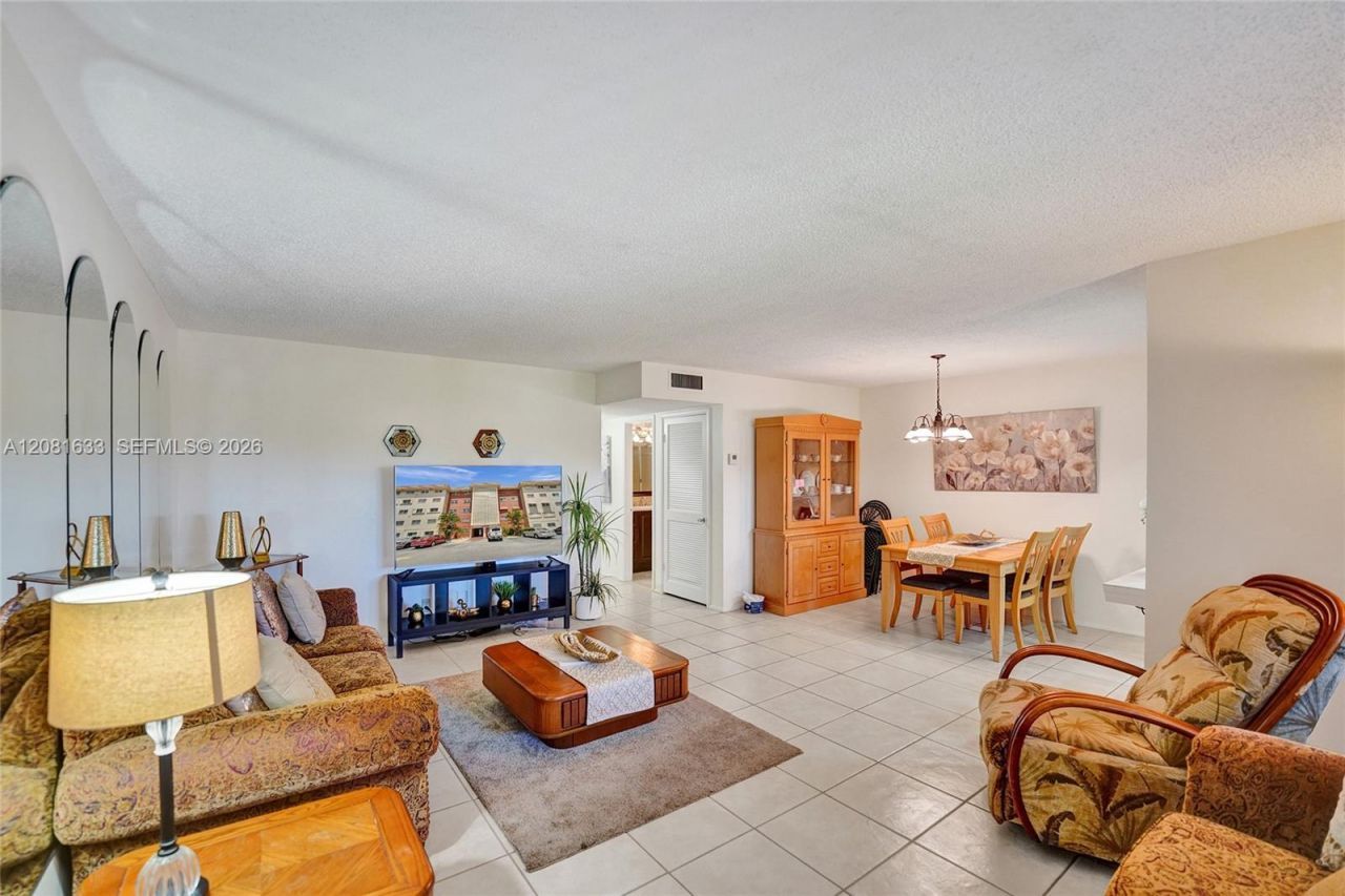 5300 Washington St, Unit V308, Hollywood, FL 33021 Photo