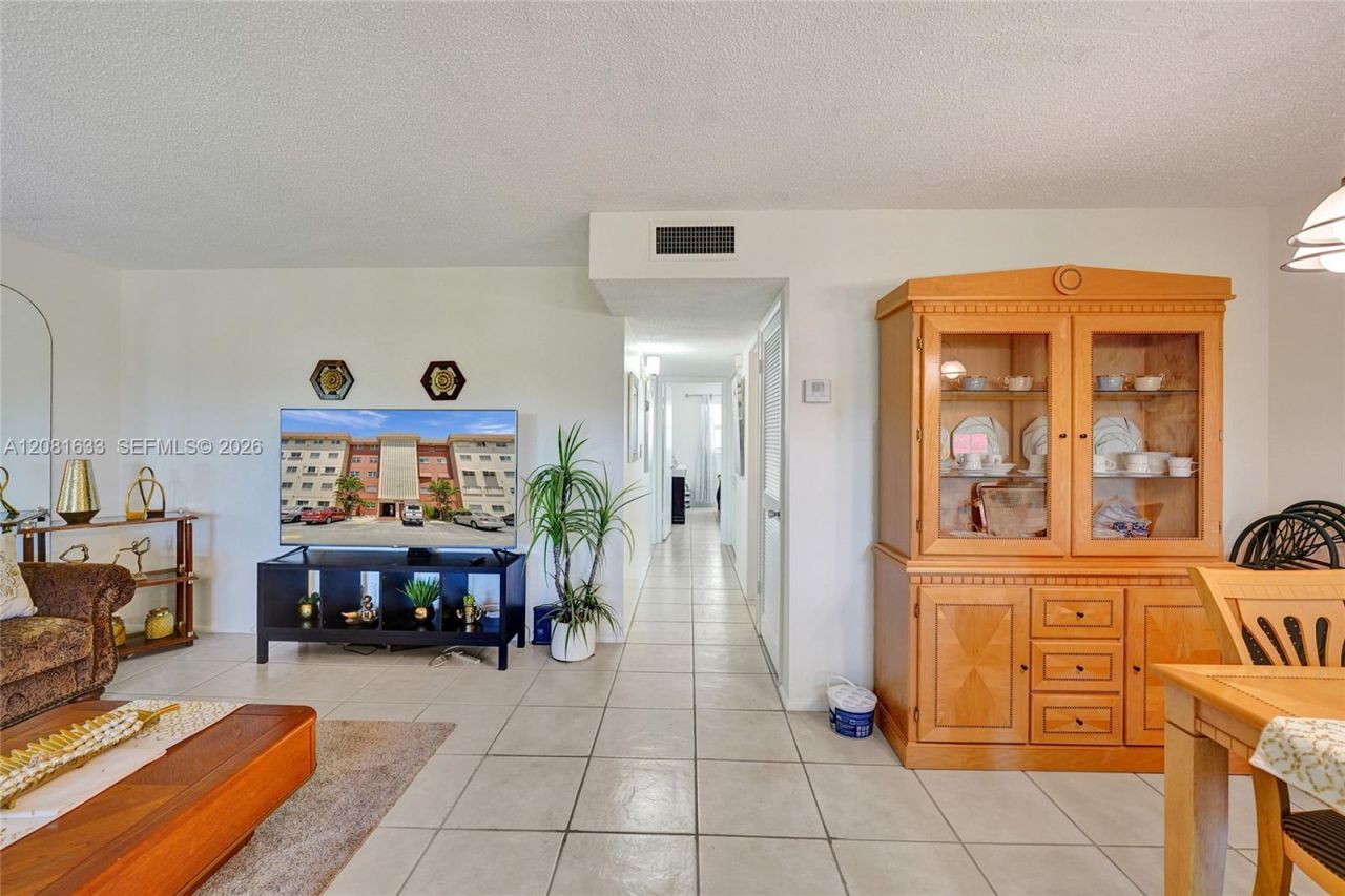 5300 Washington St, Unit V308, Hollywood, FL 33021 Photo