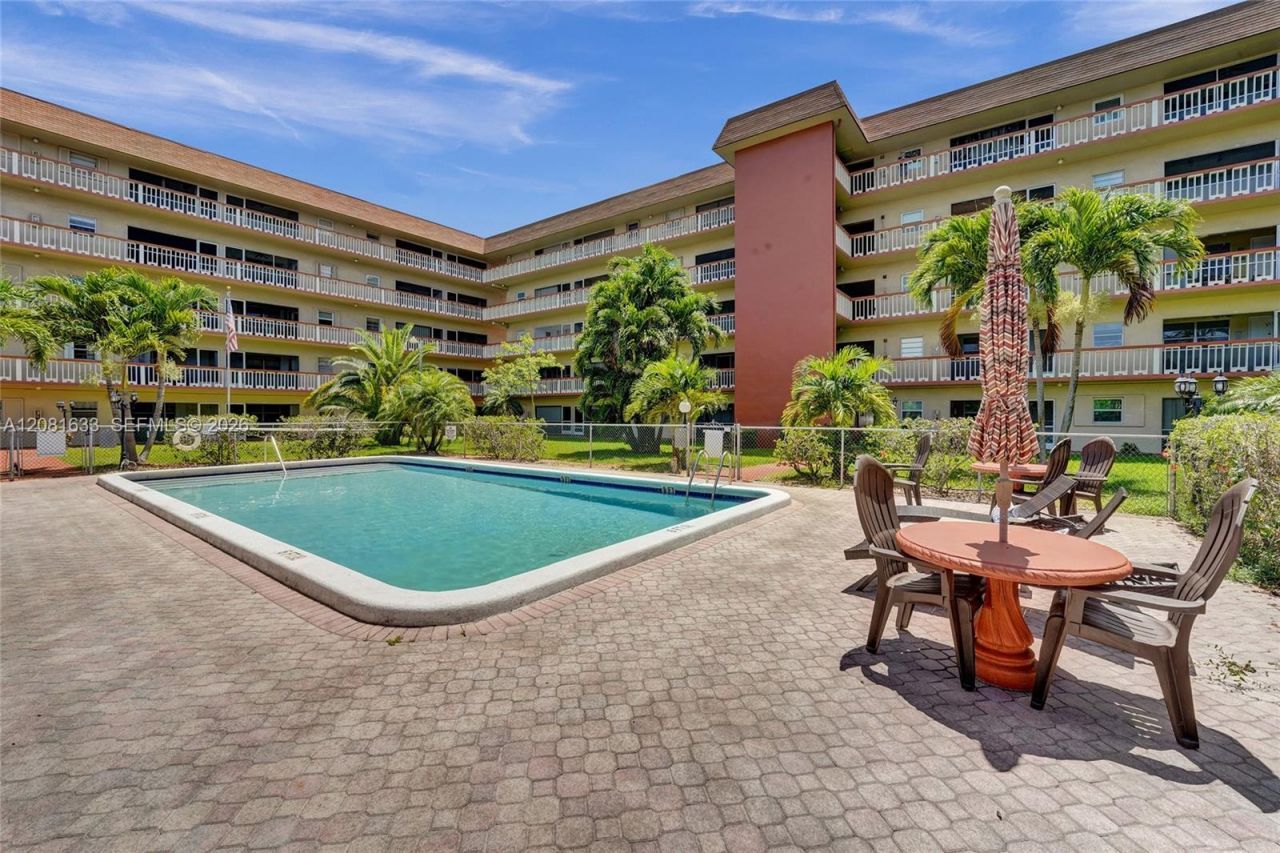 5300 Washington St, Unit V308, Hollywood, FL 33021 Photo