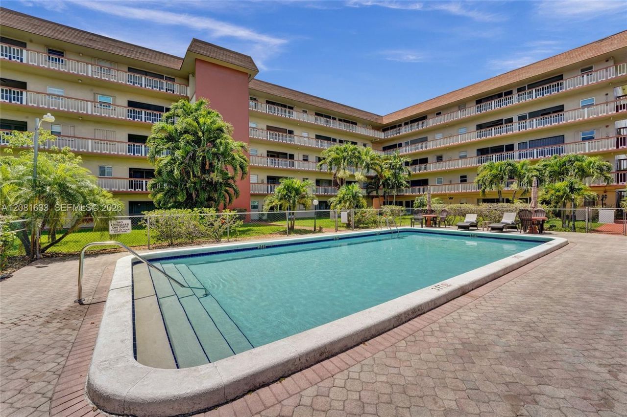 5300 Washington St, Unit V308, Hollywood, FL 33021 Photo