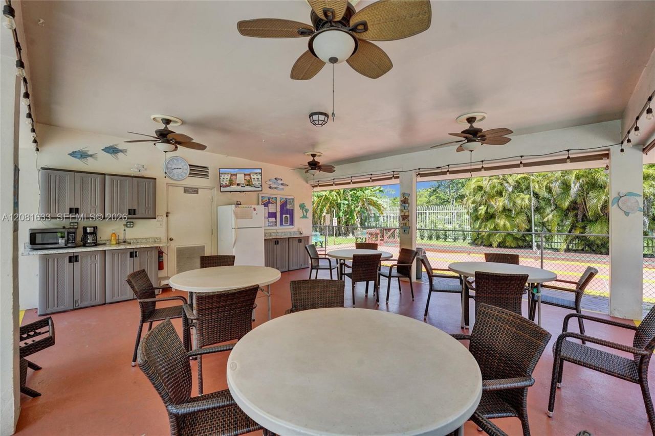 5300 Washington St, Unit V308, Hollywood, FL 33021 Photo
