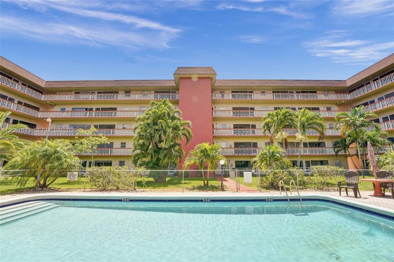5300 Washington St, Unit V308, Hollywood, FL 33021 Photo